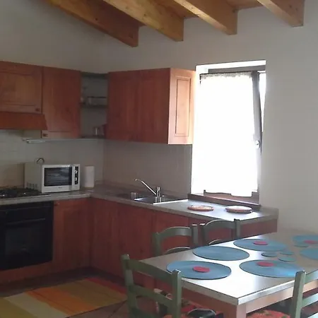 Agroturismo Agriturismo Roncadizza Lumaghera *